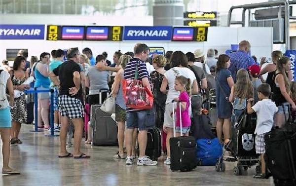 Imagen 55.000 pasajeros afectados por la huelga de pilotos de Ryanair en 5 países