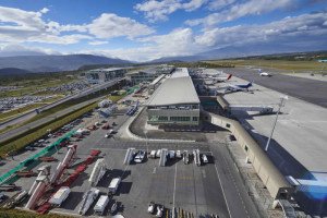 Ecuador mejorará estándares de eficiencia y seguridad aérea
