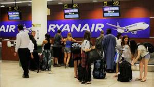 Ryanair reduce las cancelaciones por la huelga y opera el 92% de sus vuelos