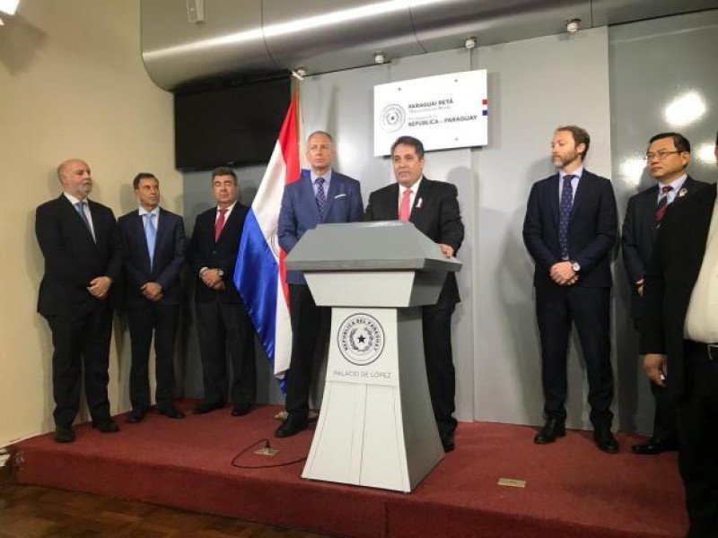 Directivos de la nueva aerolínea fueron recibidos por el presidente paraguayo Mario Abdo Benítez. Foto: aeronauticapy