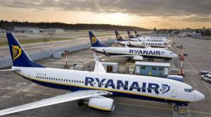 Caen los beneficios de Ryanair por los costes del combustible y las huelgas