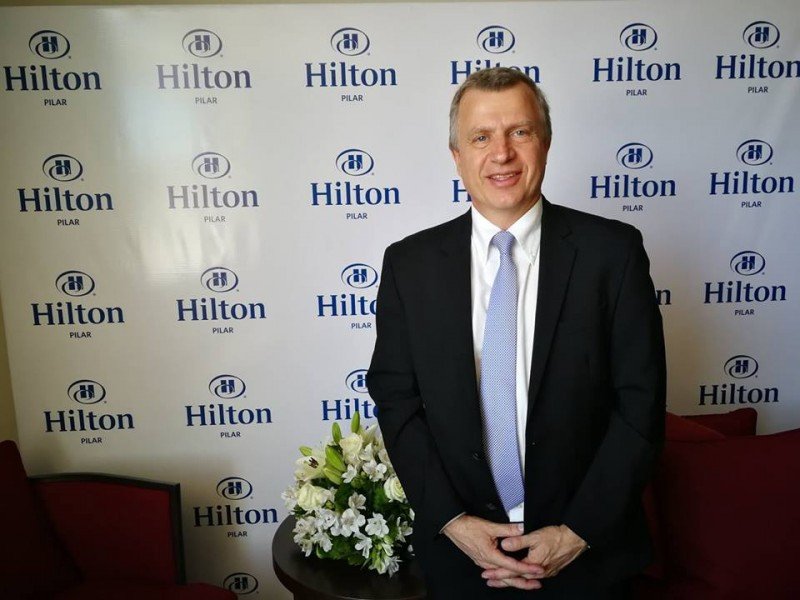 Tilo Joos, Gerente General del Hilton Pilar. 