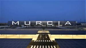 Murcia estrena aeropuerto, nuevo motor turístico y económico de la región