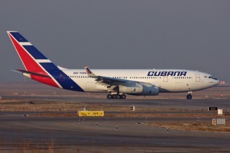 Cubana Aviación restablece vuelos a Venezuela tras siete meses