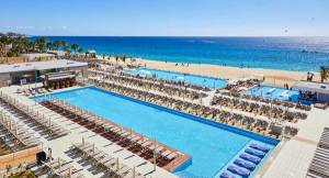 Riu abre el resort Palace Baja California y suma 20 hoteles en México
