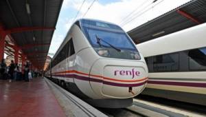 Renfe afronta hoy una huelga de interventores y cancela 154 trenes