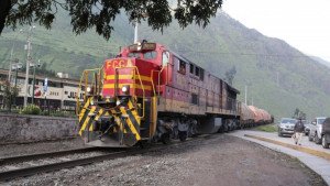 Perú fija plazo para iniciativas para construir tren y aeropuertos regionales
