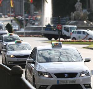 El taxi gana la batalla legal al gobierno madrileño y anulan el reglamento