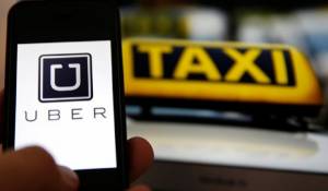 Uber planea regresar este martes a Barcelona con 350 taxistas usando su app