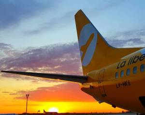 Flybondi recibe autorización para operar vuelos a Brasil