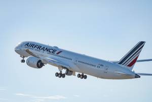 Air France agrega tres vuelos semanales en verano a la ruta París-Santiago