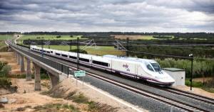 Renfe cancela 46 trenes por huelga en Adif en plena operación salida 