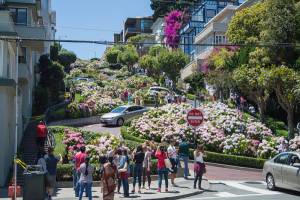 San Francisco cobrará 10 dólares a los turistas en su famosa calle sinuosa