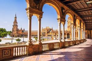 Doce ciudades españolas reciben más de un millón de visitantes al año