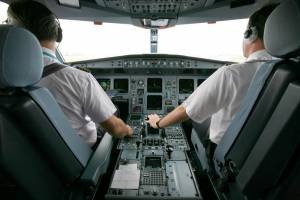 Aviación Civil revisará los requisitos para la licencia de piloto