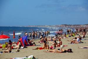 Canarias recibe una ayuda anual de 143 M € para el gasto de luz en turismo