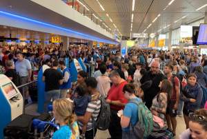 Unos 30.000 pasajeros, varados en el Aeropuerto de Ámsterdam