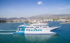 Desalojan un ferry de Baleària tras encallar cerca de Denia
