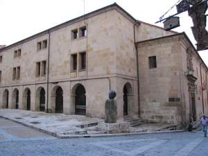 Adjudican el antiguo Colegio Universitario de Soria para uso hostelero