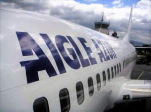Francia busca vuelo a miles de pasajeros varados por el cese de Aigle Azur