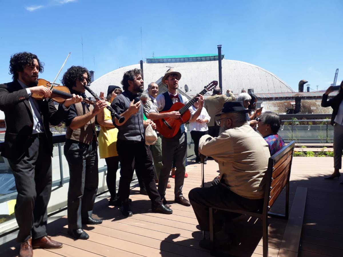 El Cuarteto del Amor dedicó serenatas en la terraza