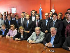 Los privados se unen para “marcarle la cancha” al nuevo Gobierno argentino