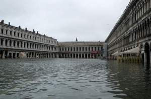 Inundación de Venecia, rentabilidad turística, emisor japonés, Caribe...