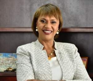El Caribe distingue a la directora general de Turismo de Las Bahamas