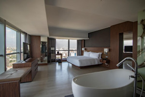 Marriott abrió un hotel en el edificio más alto de Sudamérica