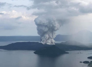 Filipinas cierra sus aeropuertos por la erupción del volcán Taal