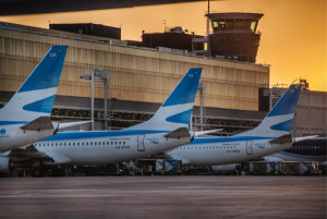 Aerolíneas Argentinas cancela frecuencias a Roma, Miami y Orlando