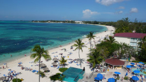 Las Bahamas rompen récord de visitas a pesar del huracán Dorian
