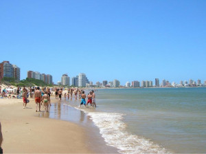 Uruguay en enero: más turistas y estadías extendidas aunque bajó el gasto