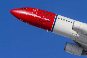 Norwegian retira su previsión de ganancias de 2020 y cancela 22 rutas