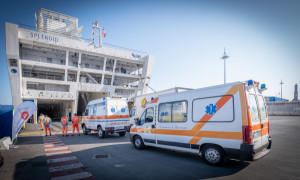 Un ferry de GNV convertido en hospital flotante en Génova