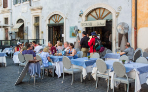 Unos 50.000 bares y restaurantes podrían cerrar en Italia tras la Covid-19