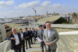 Sevilla recaba un amplio consenso para el plan de reactivación del turismo