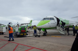 Binter anula de nuevo sus vuelos de La Palma aunque el aeropuerto sí opera 