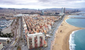 Barcelona limita a 32.000 personas el aforo de sus playas, un 15% menos