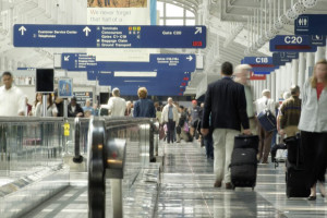 Aeropuertos lanzan app con medidas de salud para pasajeros