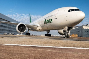 Bruselas aprueba una ayuda de 199 M € para Alitalia