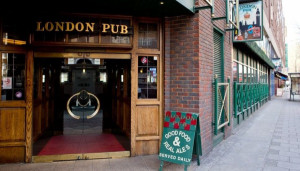 Pubs, bares y restaurantes de Inglaterra cerrarán a las 10 de la noche