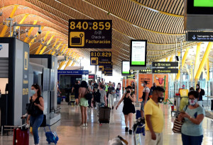 IATA pide a España que implante test COVID para evitar las cuarentenas