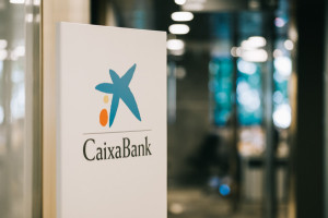CaixaBank renueva su convenio para dar apoyo financiero al sector hotelero