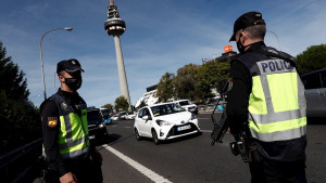 Instalan controles policiales en Madrid-Barajas, estaciones de tren y vías 