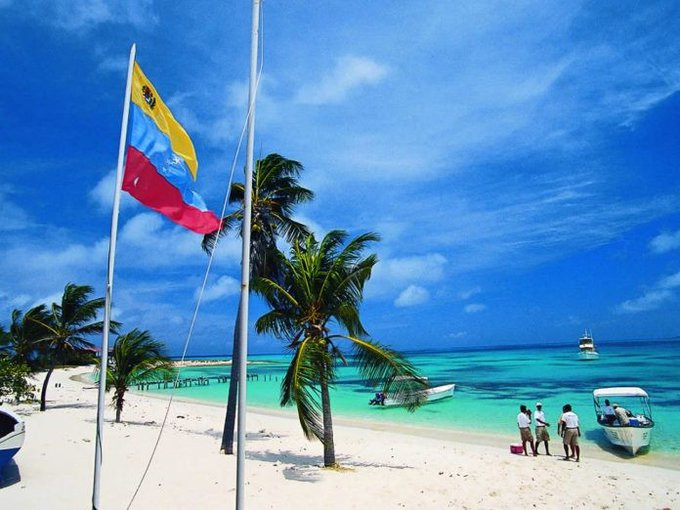 Venezuela autorizará el turismo interno desde diciembre