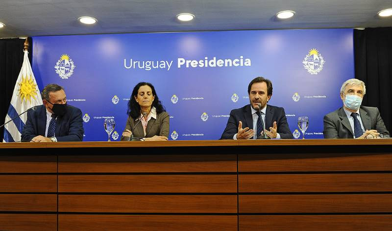El ministro de Turismo, Germán Cardoso, anuncia las medidas resueltas