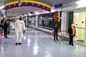 Venezuela abre sus primeras rutas aéreas a países "hermanos"