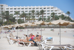 Los viajes de los españoles cayeron un 24,5% en verano y su gasto un 44,1%
