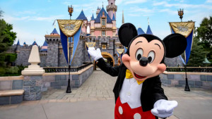 Disneyland será un centro de vacunación masiva en California